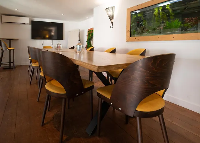 Logis Hotel - La Petite Rade
