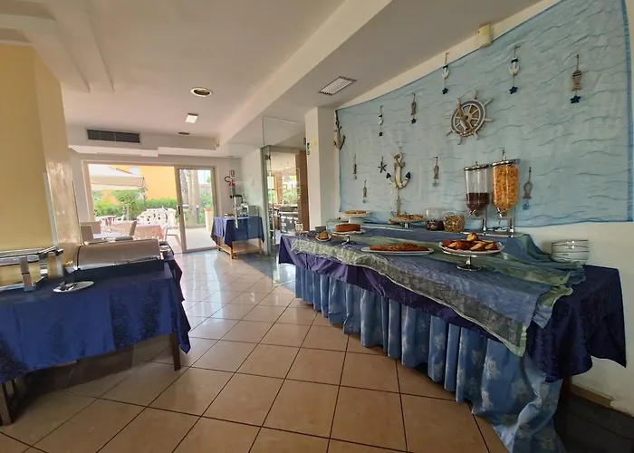 Hotel Rivadoro-Spiaggia Ombrellone E Lettini-Piscina-Parcheggio