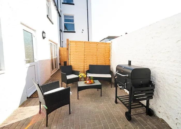 Open Mind Property - Hottub, 2 Guests & 1 Bed
