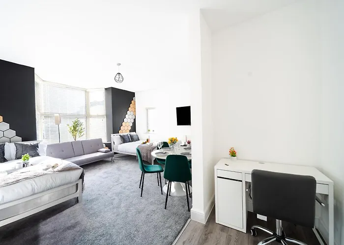 Open Mind Property - 1 Bedroom, 2 Beds & 4 Guests