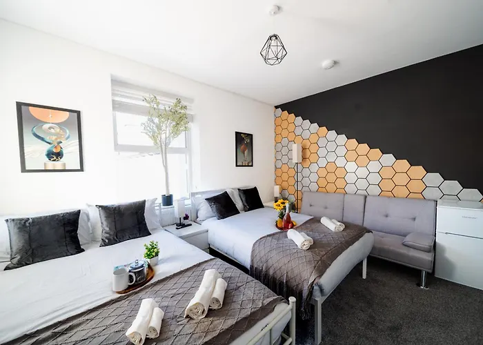 Open Mind Property - Hottub, 2 Guests & 1 Bed