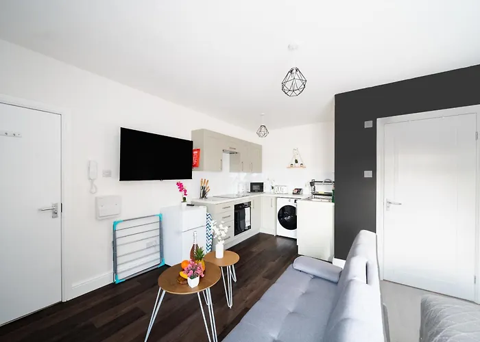 Open Mind Property - Hottub & 1 Double Bed