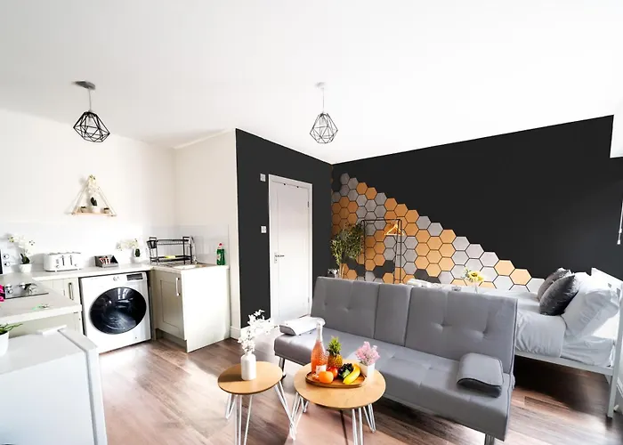 Open Mind Property - Hottub & 1 Double Bed
