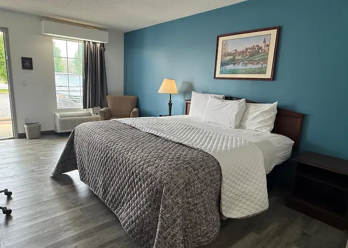 Brentwood Inn & Suites