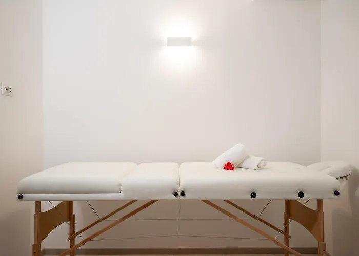 Hotel Monti Di Mola