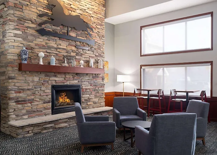 Americinn By Wyndham Shakopee Near Canterbury Park