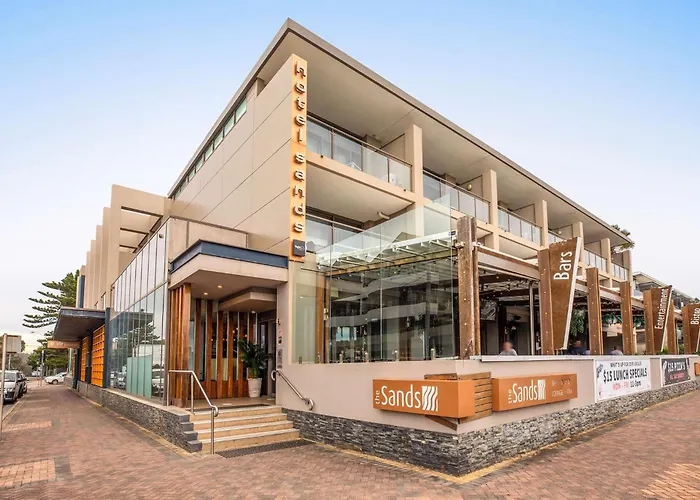 Narrabeen Sands Hotel by Nightelier