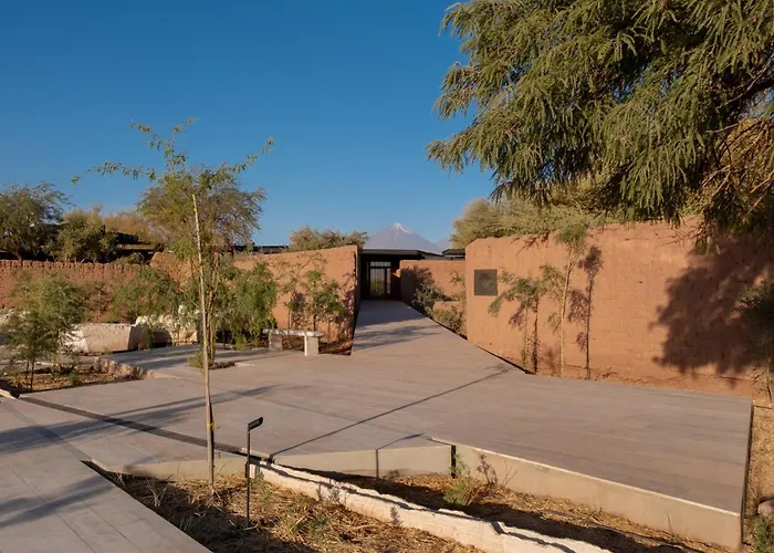 Tierra Atacama, Beckons