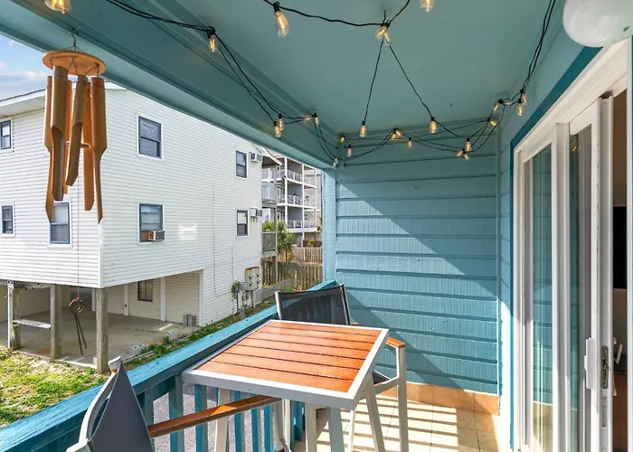 Hang Ten Hideaway, Pool, Condo, Parking - 6 Person Max Occupancy
