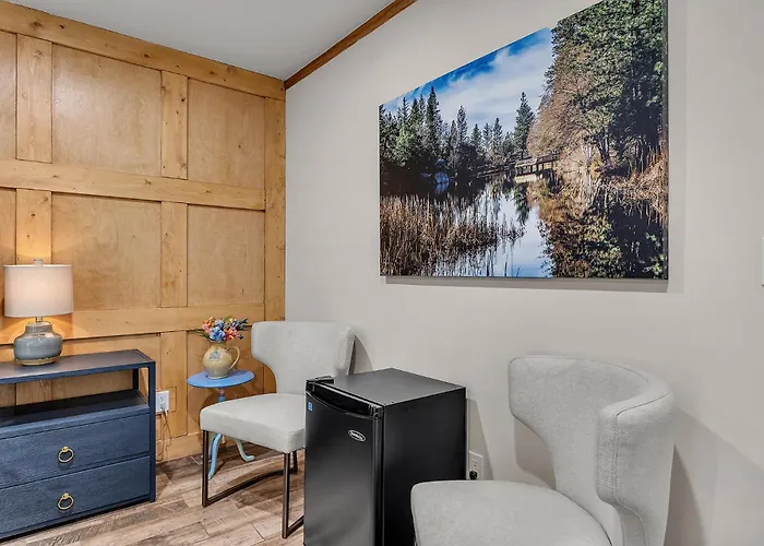 Idyllwild Inn And Strawberry Creek Inn