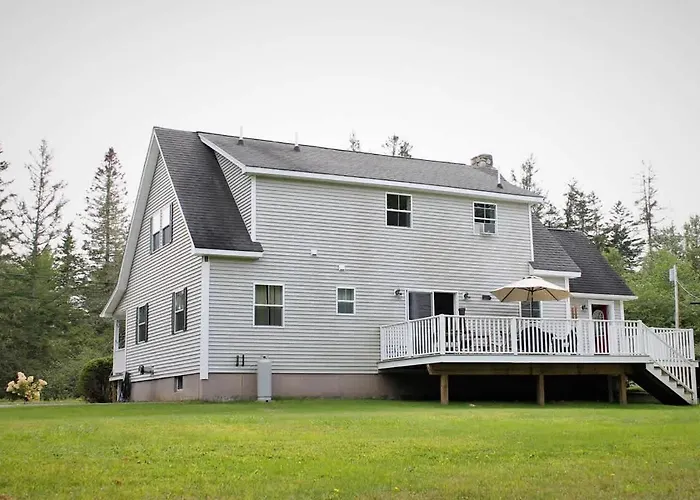 Pine And Sea Beach Retreat