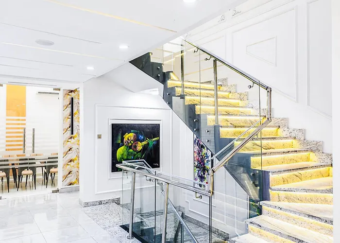 Executive Hotel And Suites
