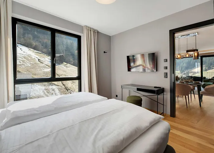 Alpine Chic - Fireplace Views & Ski Resorts