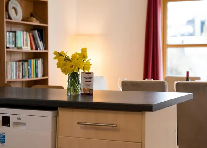 4 Eas Brae Apartment