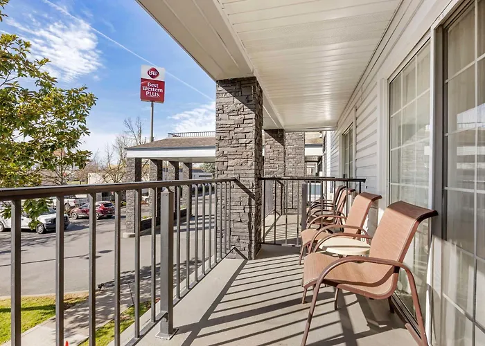 Best Western Plus Grand Manor Inn