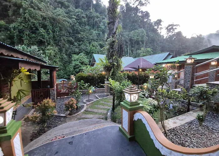 Sam'S Bungalows And Treks