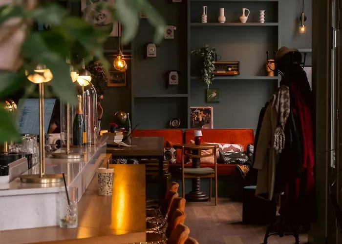 Finch Boutique Hotel, Downtown