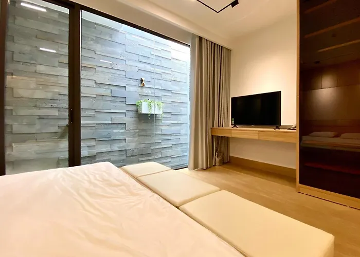 C&M Hotel