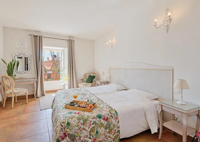 Hostellerie du Cigalou - Les Collectionneurs