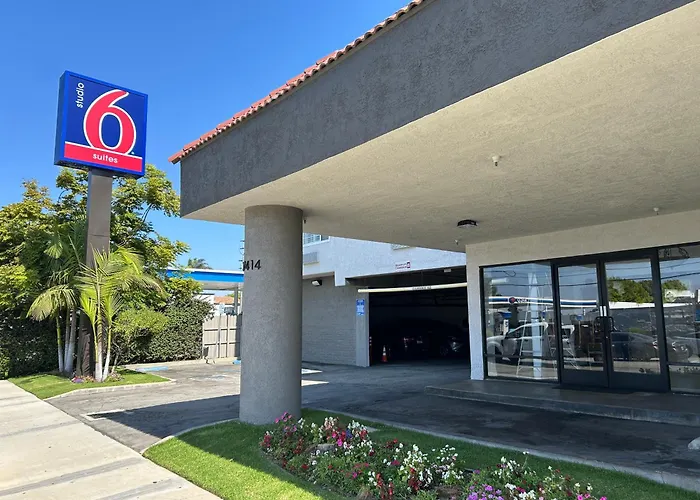 Studio 6 Suites Gardena, Ca