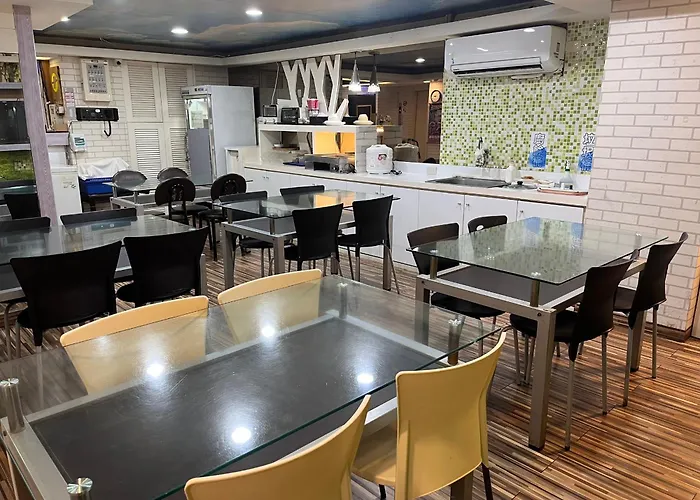 Bin Chen Business Hotel