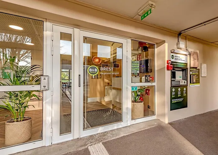 B&B HOTEL Brest Kergaradec Aéroport