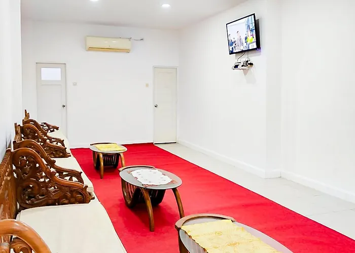 Reddoorz Premium Hotel Sopo Holong Sibolga