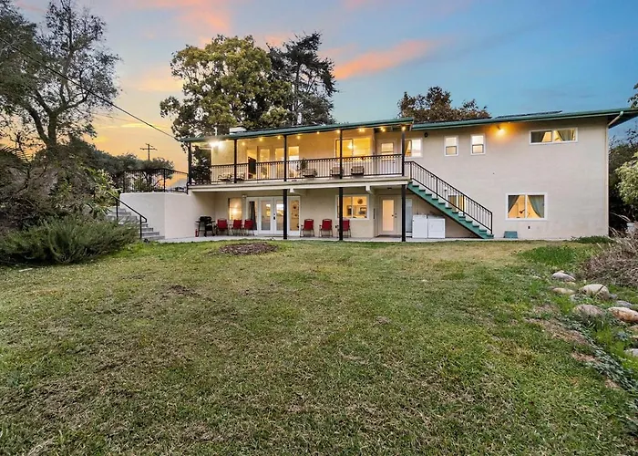 Entire Private Home With King Bed, Big Yard, Prime Area, Ranch Style, 4 Bedrooms 3 Bathrooms, Available Now