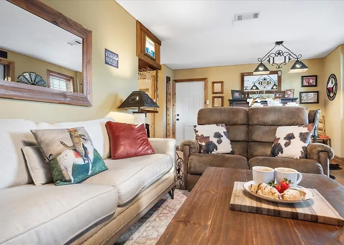 Barndominium With Farm And Firepit Near Lake Georgetown