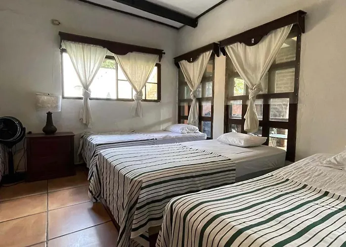 Old Bells Hostel Santa Ana