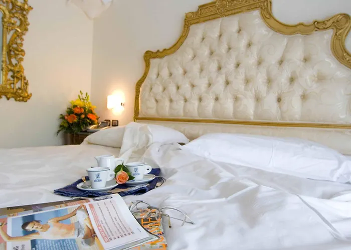 Strand Hotel Delfini