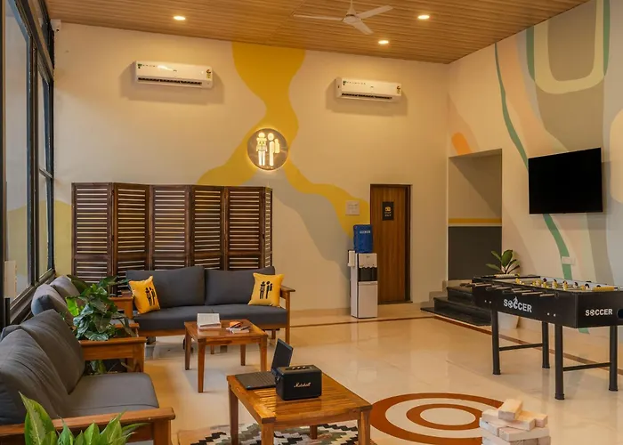 The Hosteller Lonavala, City Centre