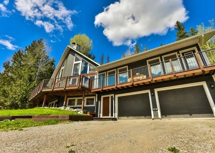 Dog Friendly Home On Ski Hill With Hot Tub By Stayin