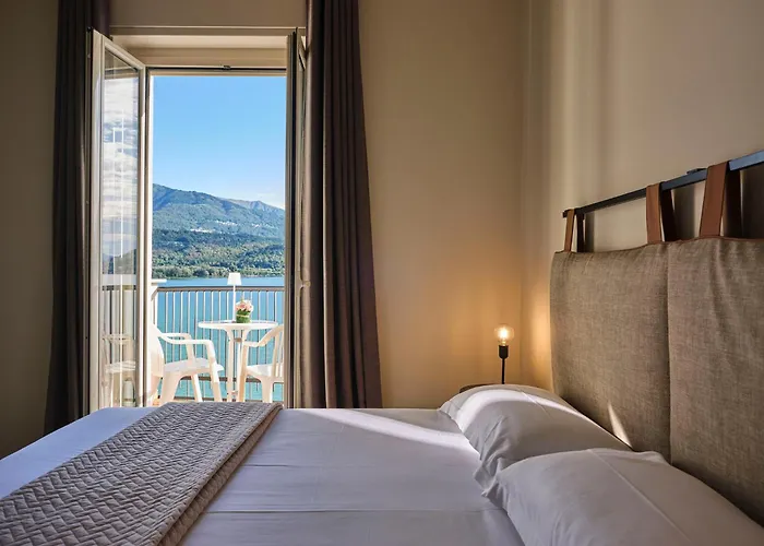 Hotel Carillon