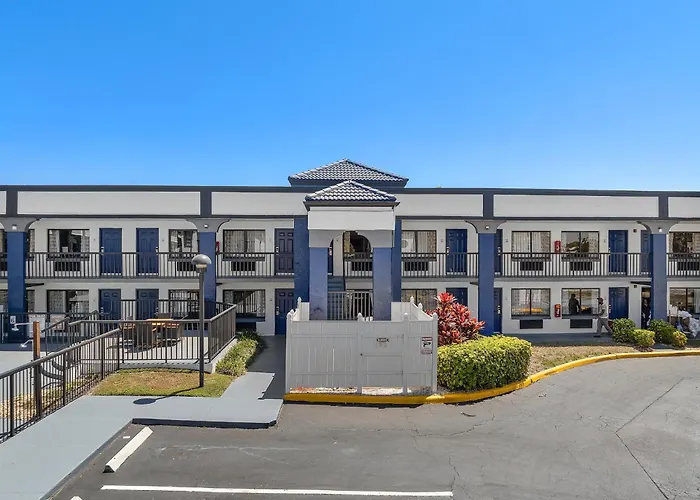 Baymont By Wyndham Orlando East
