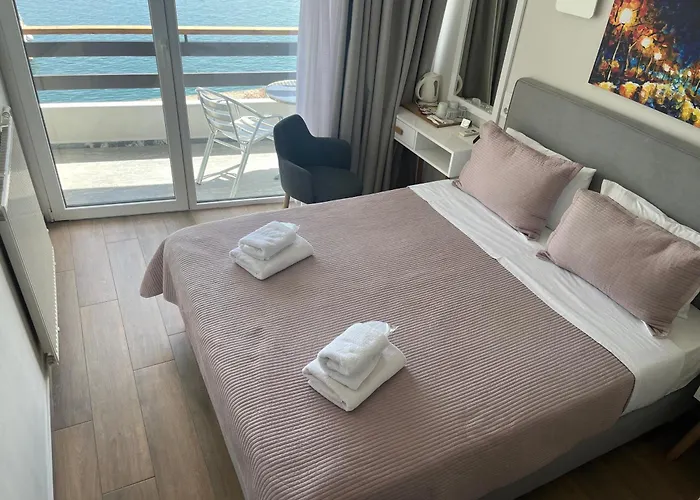 Hotel Avra