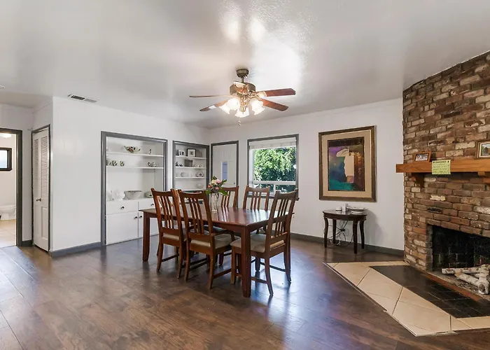 House In The Avenues Close To Downtown