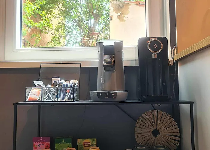 Feel At Home - Holiday Studio