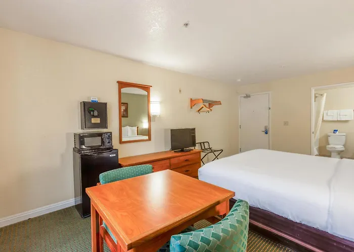 Hotel Avenida, San Clemente Beach