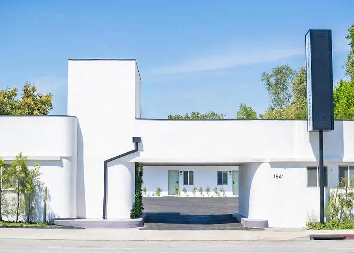 The Leef Hotel