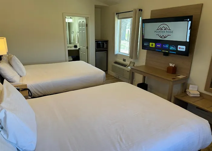 Mountain Ridge Cabins & Lodging Between Bryce And Zion National Park