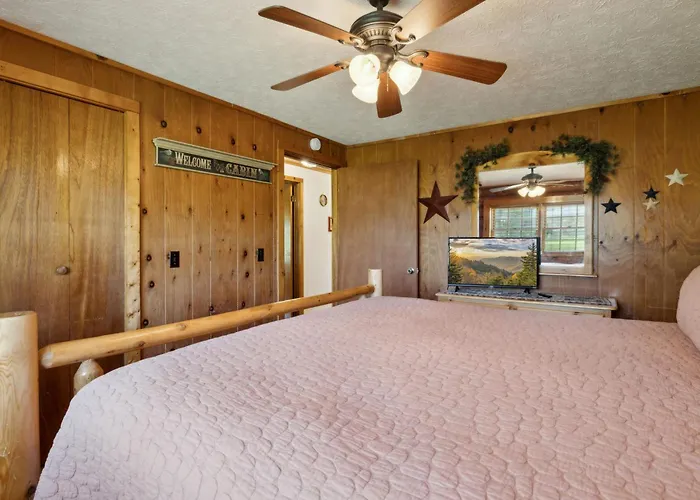 Log Haven Cozy Wears Valley Cabin With Hot Tub Game Room And Flat Yard For Dogs And Kids
