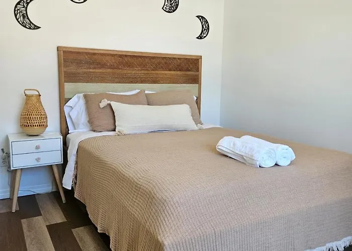 Newly Renovated Modern Studio