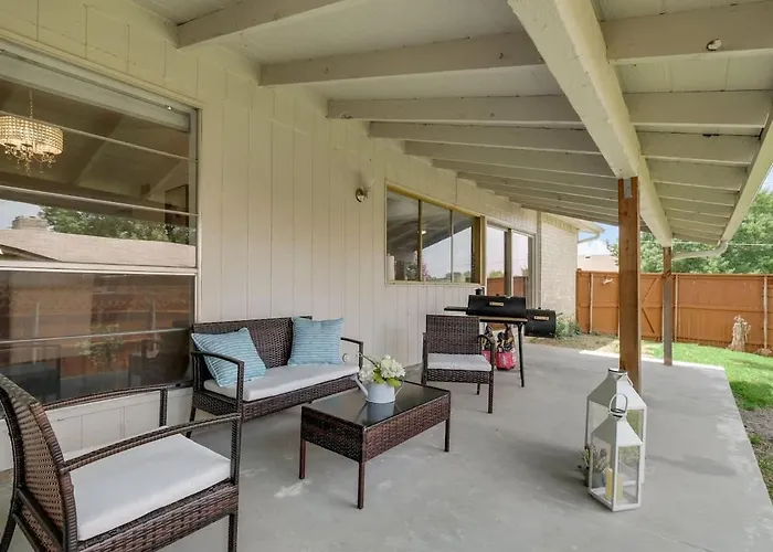 Remodeled 3 Bedroom With Central Location Carrollton