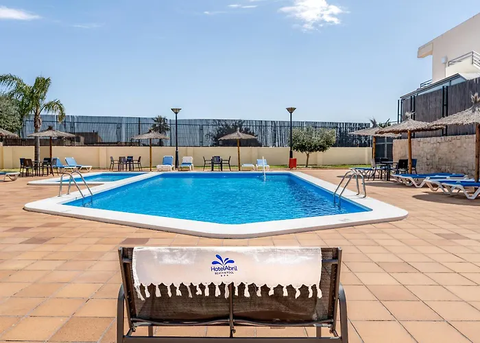 Hotel Abril