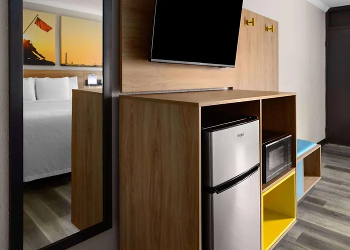 Days Inn By Wyndham Hinesville Near Fort Stewart, Newly Renovated, Free Hot Breakfast, Restaurant And Bar