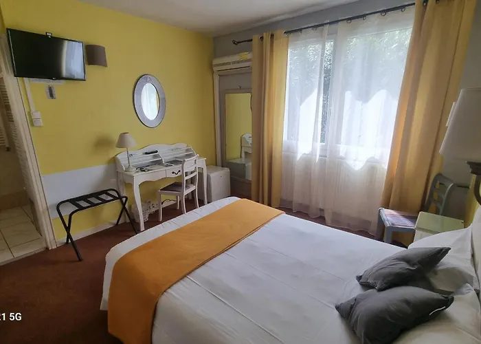 Hotel Du Tricastin