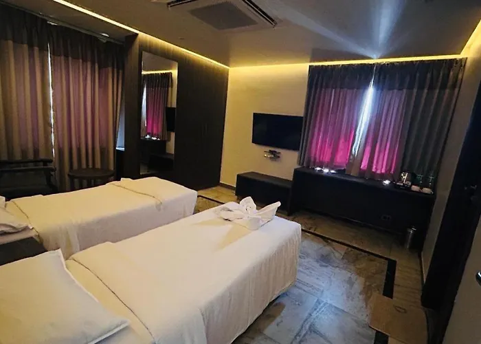 Ariya Nivaas A Vegetarian Hotel