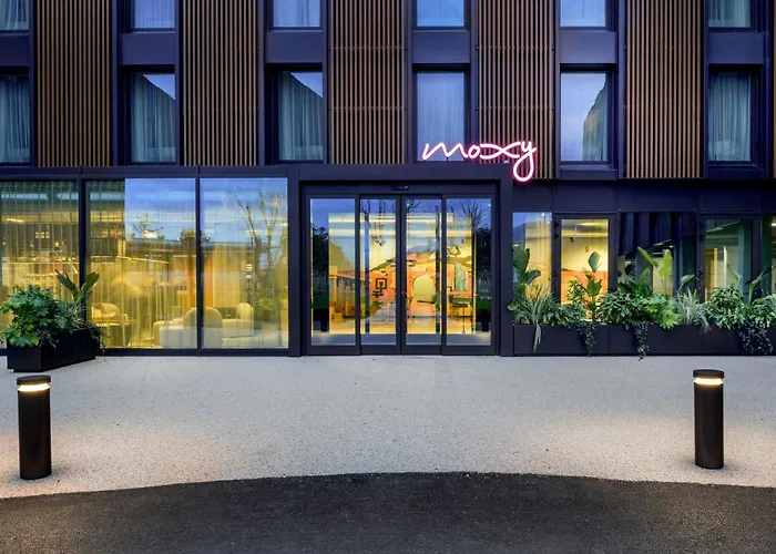 Moxy Pompeii