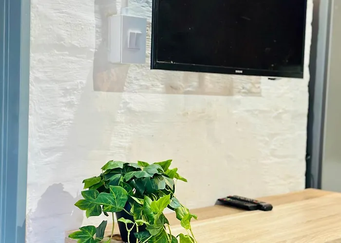 Cozystays A Min Walk To Art And Reaturants In Maboneng